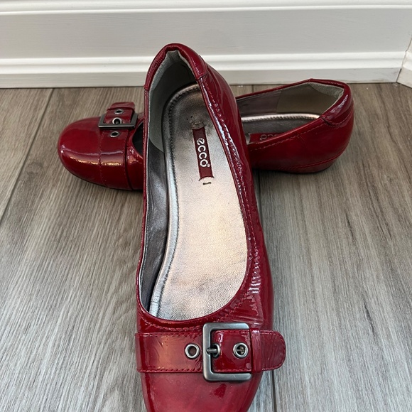 Ecco red patent leather slip-on flats - Picture 2 of 6